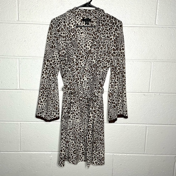 Jones New York Other - < NWOT Jones New York Leopard Print Robe >